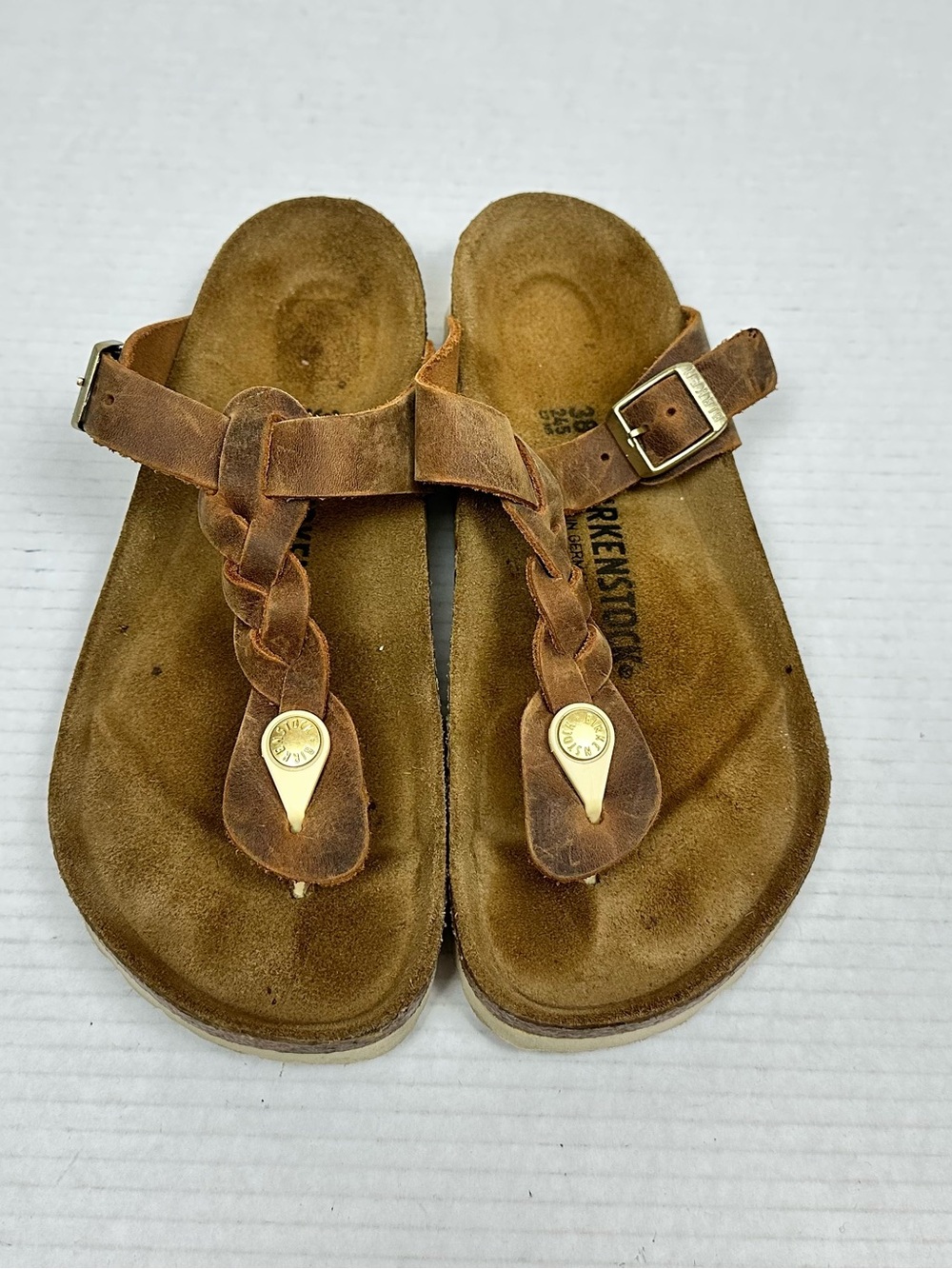 Birkenstock Gizeh Braided Sandal - Women's Oiled Leather in Cognac Size EU 38 - Picture 2 of 11